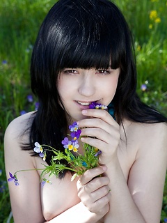Sexy chick posing by Showy Beauty