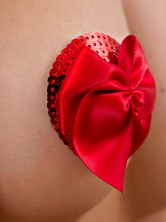 Friendly and sweet erotic solo by Showy Beauty