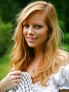 Carmen Kees by Watch4Beauty
